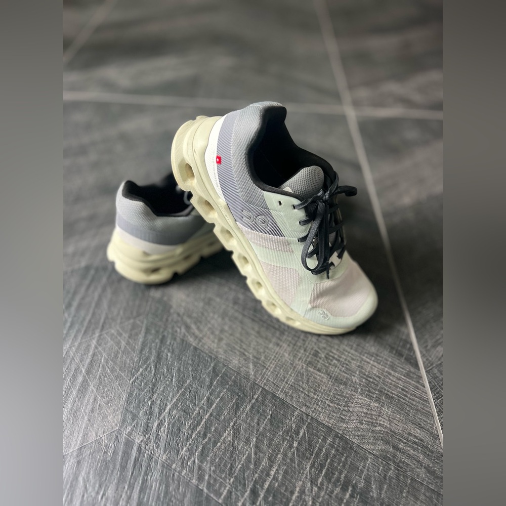Women’s On Running Athletic Shoes in Gray and White